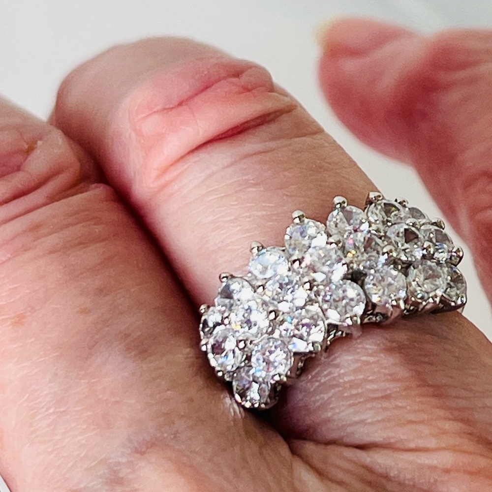 Gorgeous Austrian Crystal cluster ring, rhodium over 925 Sterling Silver,size 6